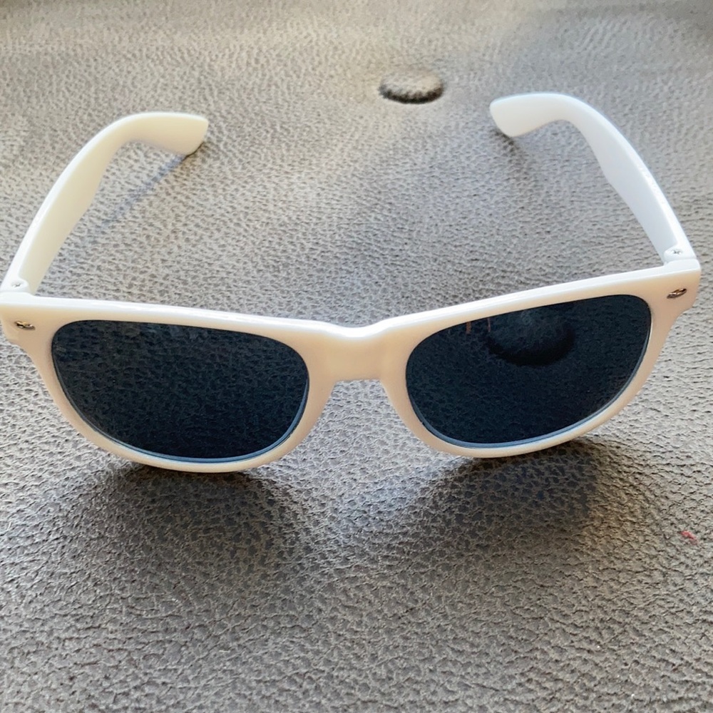 NEW White Classic Sunglasses Women